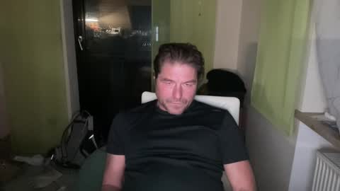 Snapshot of medeinoe chatting on January 20, 6:43 pm medeinoe online show from January 20, 6:43 pm