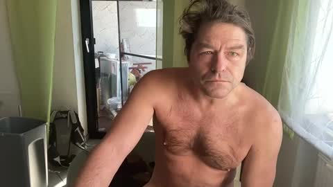 Snapshot of medeinoe chatting on February 1, 10:05 am medeinoe online show from February 1, 10:05 am