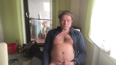 Snapshot of medeinoe chatting on February 24, 9:10 am medeinoe online show from February 24, 9:10 am