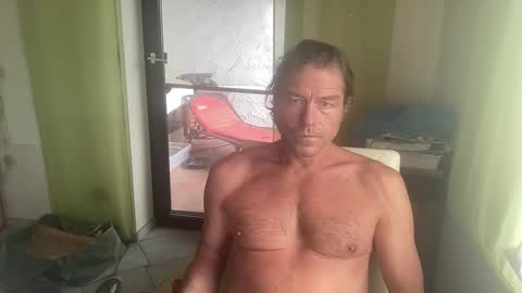 Snapshot of medeinoe chatting on November 3, 1:23 pm medeinoe online show from November 3, 1:23 pm