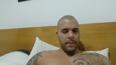 Snapshot of medellindrak chatting on December 4, 1:25 am filippoae online show from December 4, 1:25 am