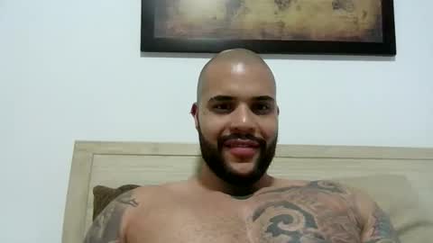 Snapshot of medellindrak chatting on October 20, 11:05 pm filippoae online show from October 20, 11:05 pm