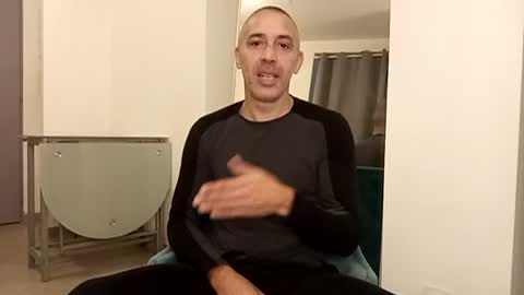 Snapshot of meditmtc chatting on December 3, 10:06 am Meditmtc online show from December 3, 10:06 am