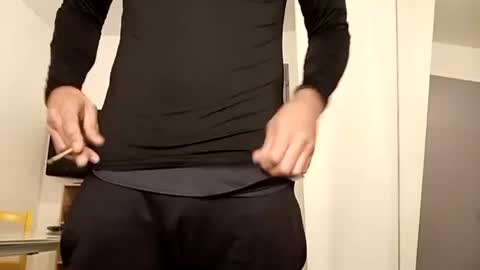 Snapshot of meditmtc chatting on December 8, 12:41 pm Meditmtc online show from December 8, 12:41 pm