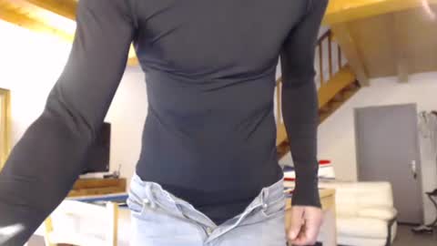 Snapshot of meditmtc chatting on December 16, 11:44 am Meditmtc online show from December 16, 11:44 am