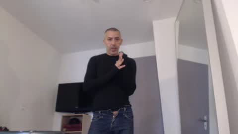 Snapshot of meditmtc chatting on December 18, 11:34 am Meditmtc online show from December 18, 11:34 am