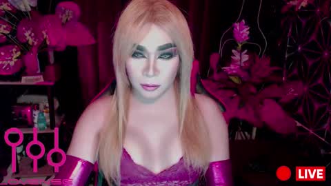 THE QUEEN ALPHA   Queen Medusa Prey online show from January 10, 6:31 pm