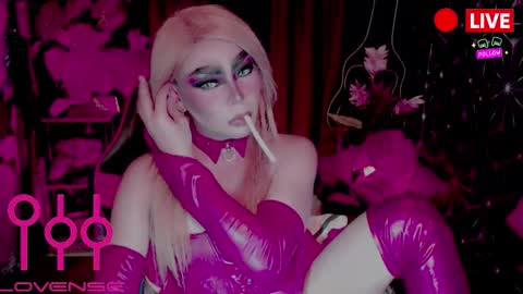 THE QUEEN ALPHA   Queen Medusa Prey online show from March 17, 9:23 am