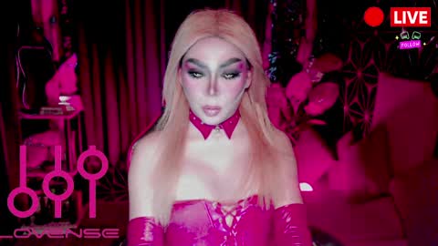 THE QUEEN ALPHA   Queen Medusa Prey online show from April 8, 7:08 am