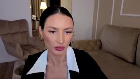 MedussaEyes online show from February 7, 9:07 pm