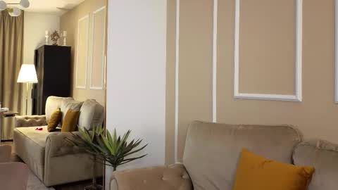 MedussaEyes online show from February 20, 9:15 pm