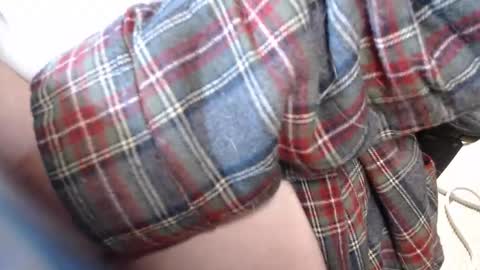 Snapshot of mee9090e900 chatting on February 17, 12:34 pm mee9090e900 online show from February 17, 12:34 pm