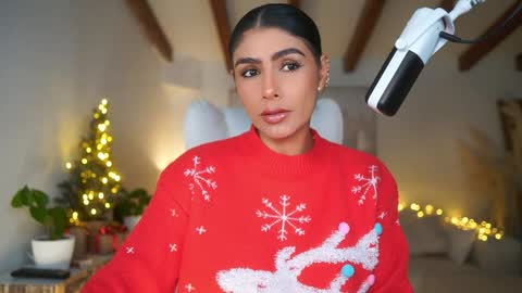 Snapshot of meegan1 chatting on December 24, 3:26 pm Andrea online show from December 24, 3:26 pm