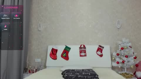 Snapshot of meegannlovee7 chatting on December 23, 7:06 am Megan online show from December 23, 7:06 am