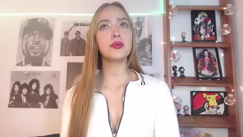 Snapshot of meeowlody chatting on January 12, 1:11 am Emily online show from January 12, 1:11 am