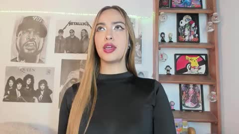 Snapshot of meeowlody chatting on December 3, 11:25 pm Emily online show from December 3, 11:25 pm