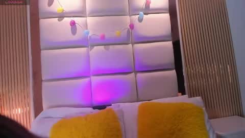megaan_rouse online show from May 3, 11:38 am