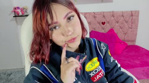 megam_white online show from April 8, 3:17 am