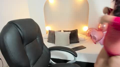 Snapshot of megan__monroe chatting on September 20, 3:02 pm megan__monroe online show from September 20, 3:02 pm