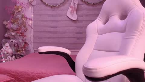 megan akbar online show from December 17, 12:00 pm