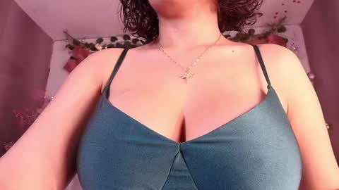 megan akbar online show from December 24, 12:00 pm
