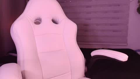 megan akbar online show from January 17, 11:59 am