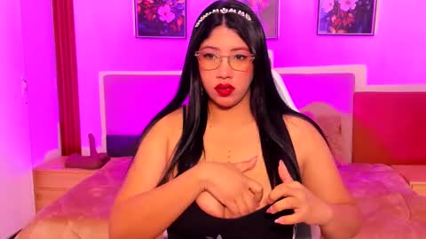 Snapshot of megan_bigboobs3 chatting on November 5, 10:26 am Megan online show from November 5, 10:26 am