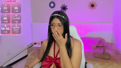 Snapshot of megan_bigboobs3 chatting on November 27, 10:17 am Megan online show from November 27, 10:17 am