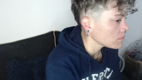 Megan and sophi online show from September 20, 9:43 am