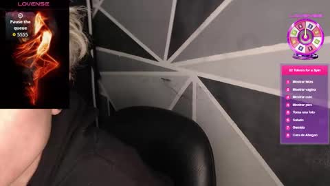 Megan and sophi online show from January 11, 2:49 am