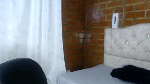 Megan and sophi online show from May 17, 2:31 am
