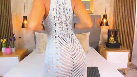 Snapshot of megan_cruzgb chatting on September 9, 12:26 pm Carolina Paez online show from September 9, 12:26 pm