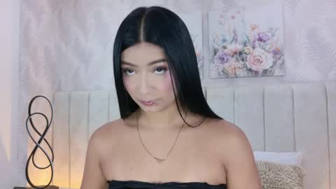 Carolina Paez online show from April 9, 12:10 pm