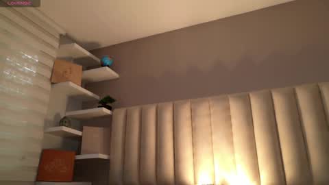     online show from November 26, 12:06 pm