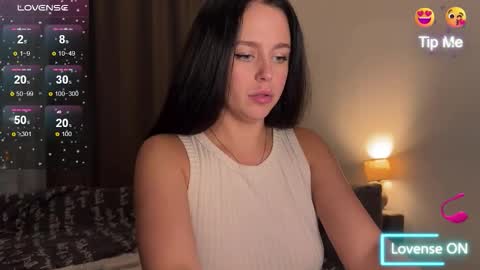 Snapshot of megan_nilson chatting on December 4, 6:27 pm Megan online show from December 4, 6:27 pm