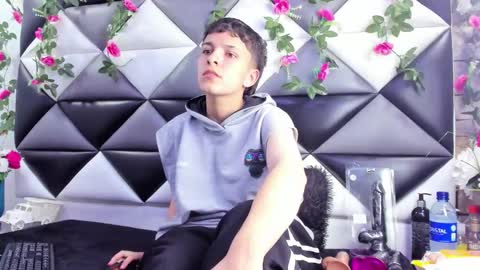 megan_thompsonn_ online show from November 15, 2:20 am