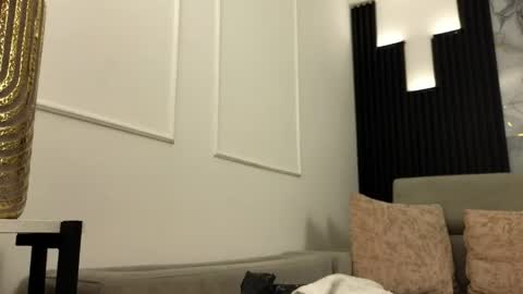 Megan online show from April 16, 3:07 am