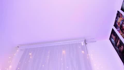 Snapshot of megan_yagami chatting on November 9, 8:12 am Megan online show from November 9, 8:12 am