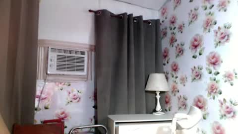 Snapshot of megan_younng chatting on July 18, 9:24 am MEGAN online show from July 18, 9:24 am