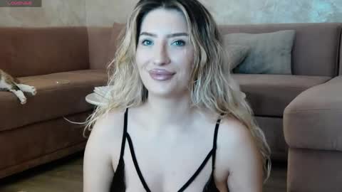 Megan online show from May 13, 8:06 pm