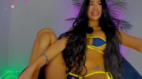 megancarlott_ online show from May 11, 11:49 am