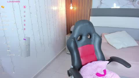 Megan  online show from April 12, 12:43 pm