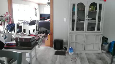 Snapshot of meganfitzy chatting on March 3, 10:20 pm GlamTransGoddess online show from March 3, 10:20 pm