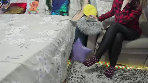 Nicki--------- Welcome to my Room online show from January 15, 8:20 am