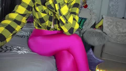 Nicki--------- Welcome to my Room online show from February 5, 7:57 am