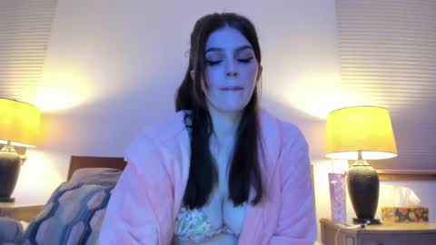 Snapshot of meganholly00 chatting on January 21, 4:43 am Megan online show from January 21, 4:43 am