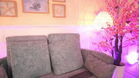 Megan Lowell online show from April 4, 7:11 pm