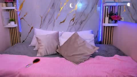 meganlust11 online show from May 15, 11:45 pm