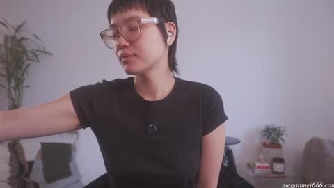 Snapshot of meganmei666 chatting on April 20, 6:42 pm for more 3 online show from April 20, 6:42 pm