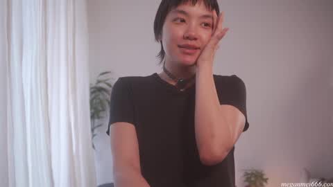 Snapshot of meganmei666 chatting on May 6, 5:51 pm for more 3 online show from May 6, 5:51 pm